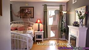 Big Tits Lesbian Milf Licking In Bath