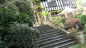 Blonde bodybuilder in threesome.