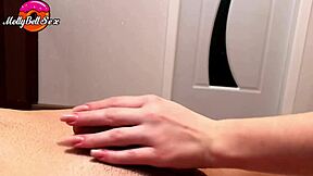 Watch me give my boyfriend a sensual handjob