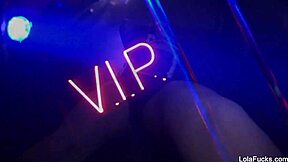 omg, lola foxx behind scenes is just so freakin hot... can't even!