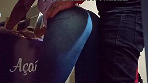 Married Woman At Store Gives It To Ifood Delivery Guy In Lesbian Encounter