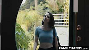 lone housewife fucks young masseuse alexis fawx