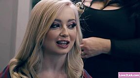 Teen babe facesits her sexy latina friend 😘