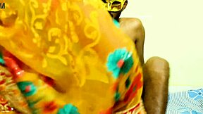 क्या देसी हॉट भाभी की सेक्सी गांड मॉन्स्टर लंड को संभालती है हार्डकोर डॉगीस्टाइल में?