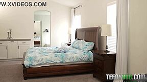 Lily Thot, David Lee, try this magic butt plug!