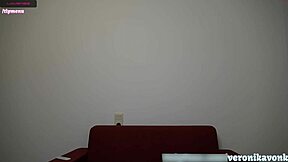 sexy babe arygameplays rocking a stunning smile