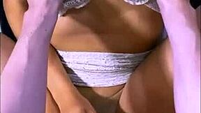 La Madrastra De Mi Amigo Me Sorprende Con Su Belleza Exotica En El Apartamento