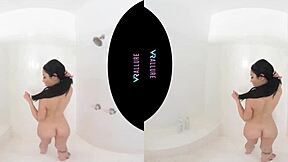 i watch vrallure's beautiful jade baker masturbate in the bath