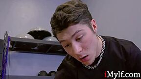 Gym Cumming For Blonde Milf Nikki Delano