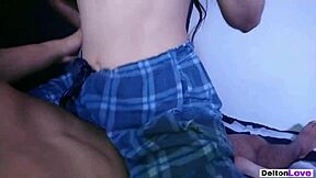 pijamada con mi prima se sale de control me la terminó cogiendo por el ano y eyaculo en sus tetas naturales?