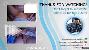 la madrastra de su amiga tenía unos senos tan grandes que no podía dejar de mirarlos durante toda la cena y ella lo notó