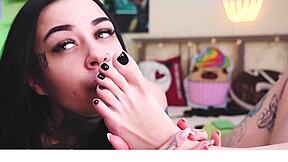 I Love Worshiping Her Feet And Pussy