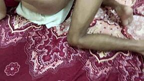 बिग बूब्स वाइफ होममेड देशी वीडियो में हार्ड राइड करती है।