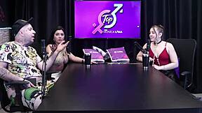 Safada Faz Um Boquete Deixando O Pau Molhadinho - Evelyn Zain Sheer Red