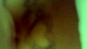 डैम! कम डंपस्टर डेजी डेज व्हाइट लंड को सूखा चूसती है!