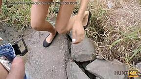 Hunter bags perfect trimmed pussy in public park