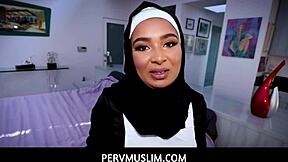 Pervmuslim - Hot Muslim Teen in Hijab Eager to Bang at Work
