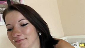 Hey, Denisse is in Prague for some fun 😏