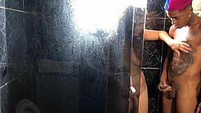 Novinho Comendo A Tia Do Seu Amigo No Banheiro Da Casa Dela Branquinha Gostosa