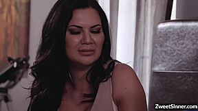 Jasmine Jae Seduces Stepson Obsessed with Big Tits for Rough Afternoon Sex