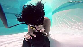 Brita Piskova Masturbates Underwater In The Swimming Pool