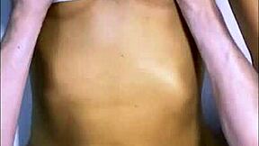 La Estudiante Madrastra De Su Amiga Se Encontró Con Un Viejo Conocido En El Supermercado Y Decidieron Compartir Unas Cervezas En Su Apartamento