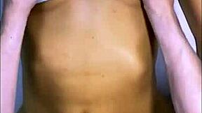 La Estudiante Madrastra De Su Amiga Se Encontró Con Un Viejo Conocido En El Supermercado Y Decidieron Compartir Unas Cervezas En Su Apartamento