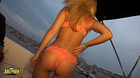 Wow! Skinny blonde babe gives blowjob in outdoor casting!