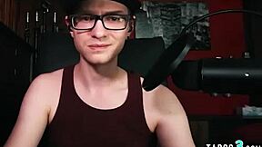 Teen Stepsister Gabbie Masturbates Shaved Pussy