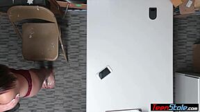 Stunning thief gets caught and analized by officer