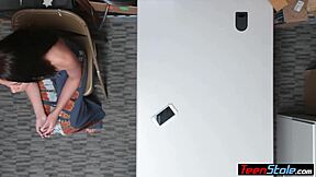 Stunning thief gets caught and analized by officer