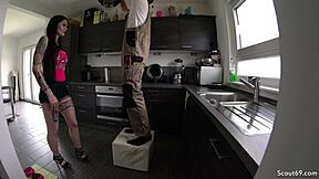 Check how pro Sugarnadya masters lingama massage on patient