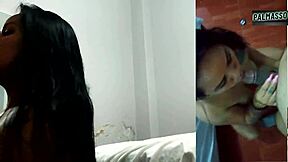 Mi hermanastra con boquita pequeña se come toda la polla en casa