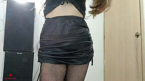 Convenzo A Mi Hermanastra A No Ir A La Fiesta Con Una Buena Follada