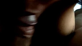 aluna novinha aprendendo a mamar com o professor no escurid�o do netflix