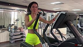 Trainer's Passionate Encounter with Katty in the Gym Leads to Intense Orgasm