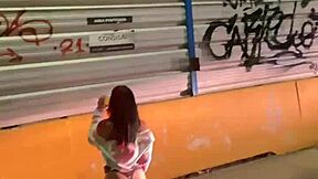 Desnuda En La Calle Y En La Casa De Mis Amigos