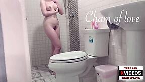 i tricked a girl into fuckin' in the bathroom