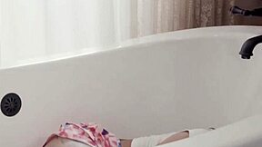 Bianca Bangs Danny Mountain While Stuck In The Tub!