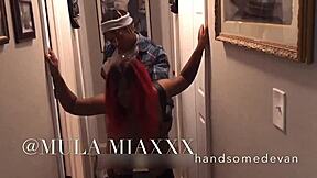 Big Booty Ebony Calls for Help in Hardcore Sex