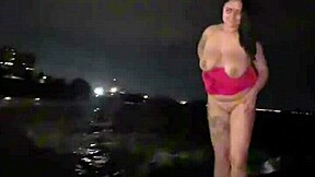 Eu E Meus Amigos Fizemos Uma Putaria No Meio Da Rua Com A Gostosa Dos Peitos - Ela Saiu Cheio De Leite Na Cara