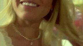 she coms to fuck me durin my rest, its so hot