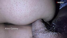 Se Mete A Mi Cama Para Entregar El Ano Y Follarla Con Amor En Su Primera Vez