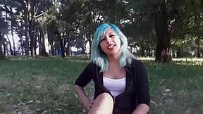 sexy chica shows off hot curves!