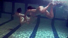Lesbians Katka Barbara Bounce Underwater!