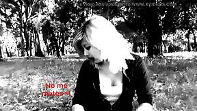 sexy chica shows off hot curves!