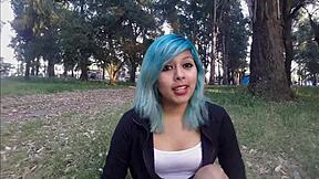 sexy chica shows off hot curves!