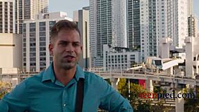 वाऊ, कर्वी टीन 18+ के साथ हॉट ऑफिस सेक्स का सपना देख रहा हूँ!