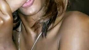 Give me that sexy blowjob, Parislove!