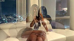 Kendale secretly meets her best friend's girlfriend